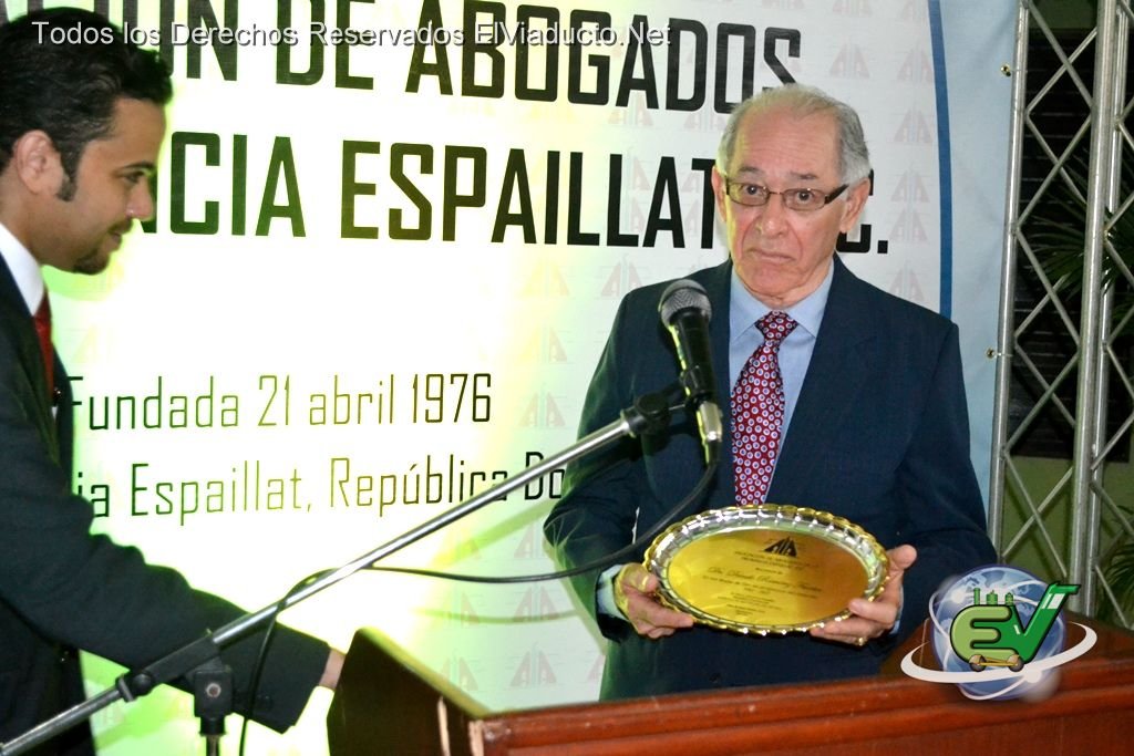 El Doctor Danilo Ramirez Fuerte, quien fue reconocido en este año en sus 50 aniversarios de ejercicio profesional